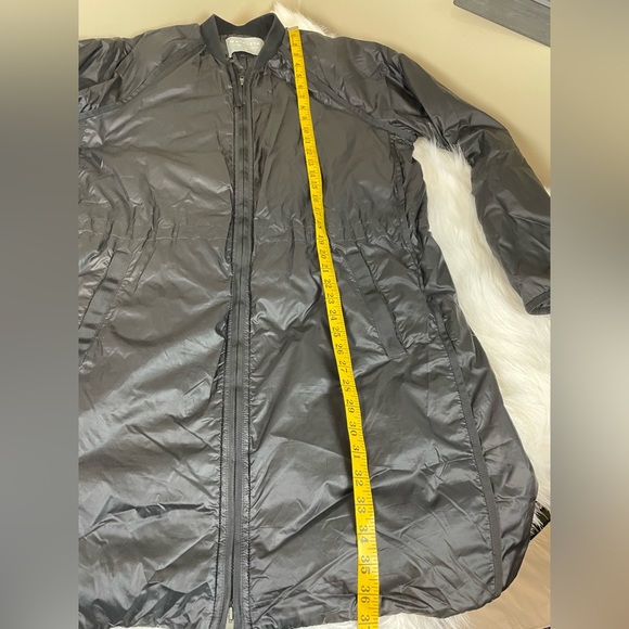 Athleta Mountain Summit Primaloft Women's Black Lightweight Parka - Picture 8 of 15